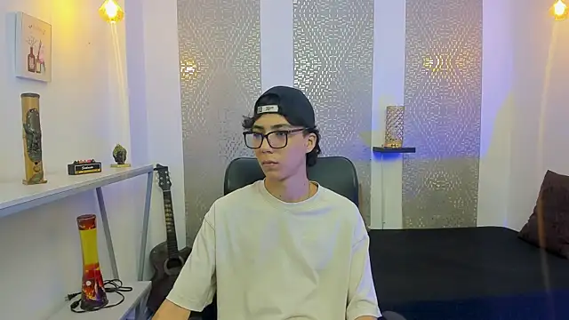 Snapshot of Nikolay_Gregori chatting on October 22, 2025, 4:13 am Nikolay Gregori online show from October 22, 2025, 4:13 am