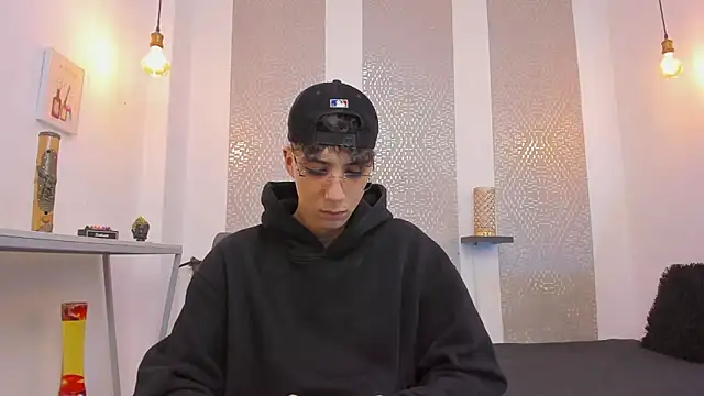 Snapshot of Nikolay_Gregori chatting on November 3, 2025, 4:14 am Nikolay Gregori online show from November 3, 2025, 4:14 am