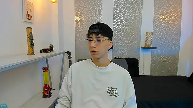 Snapshot of Nikolay_Gregori chatting on November 5, 2025, 4:12 am Nikolay Gregori online show from November 5, 2025, 4:12 am