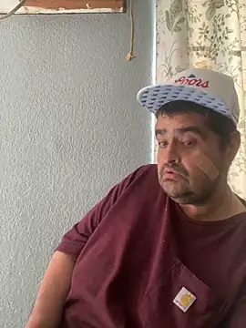 Snapshot of Miguel16i chatting on December 8, 2024, 9:08 pm Miguel16i online show from December 8, 2024, 9:08 pm