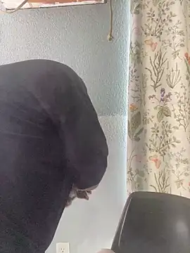 Snapshot of Miguel16i chatting on February 27, 2025, 9:47 pm Miguel16i online show from February 27, 2025, 9:47 pm