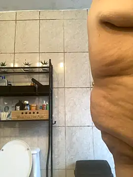 Snapshot of Miguel16i chatting on September 19, 2025, 5:02 pm Miguel16i online show from September 19, 2025, 5:02 pm