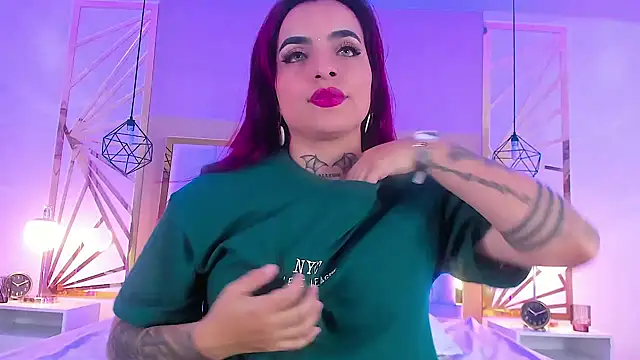 Snapshot of valeriee_millerr_ chatting on December 27, 2024, 1:28 pm valeriee millerr online show from December 27, 2024, 1:28 pm