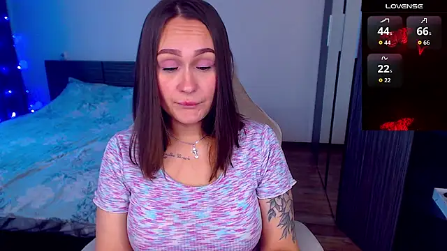 Snapshot of Cutie-Melanie chatting on October 7, 2025, 1:19 pm Cutie-Melanie online show from October 7, 2025, 1:19 pm