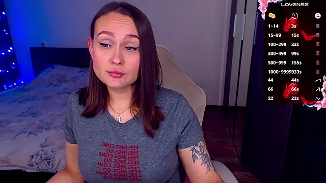 Snapshot of Cutie-Melanie chatting on November 9, 2025, 8:18 pm Cutie-Melanie online show from November 9, 2025, 8:18 pm