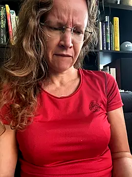 Snapshot of AnnikaRose chatting on September 30, 2025, 5:45 am AnnikaRose online show from September 30, 2025, 5:45 am