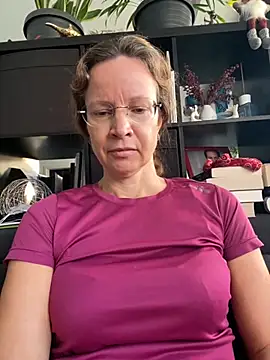 Snapshot of AnnikaRose chatting on October 2, 2025, 5:58 am AnnikaRose online show from October 2, 2025, 5:58 am