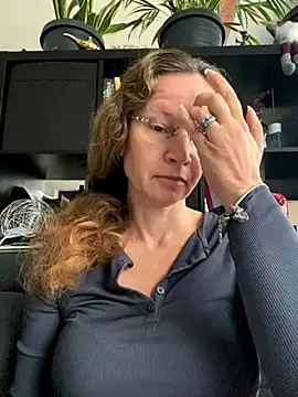 Snapshot of AnnikaRose chatting on October 7, 2025, 6:10 am AnnikaRose online show from October 7, 2025, 6:10 am