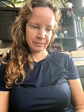 Snapshot of AnnikaRose chatting on October 22, 2025, 7:30 am AnnikaRose online show from October 22, 2025, 7:30 am