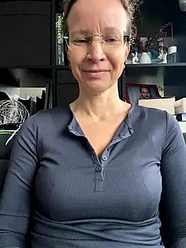 Snapshot of AnnikaRose chatting on October 24, 2025, 7:05 am AnnikaRose online show from October 24, 2025, 7:05 am