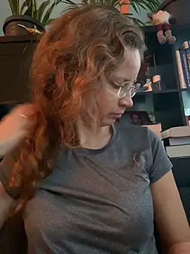 Snapshot of AnnikaRose chatting on November 10, 2025, 6:45 am AnnikaRose online show from November 10, 2025, 6:45 am