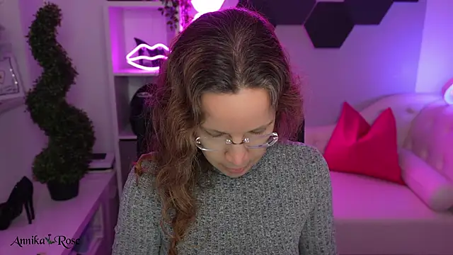 AnnikaRose online show from February 5, 2026, 8:30 am