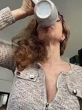 AnnikaRose online show from April 15, 2026, 5:47 am