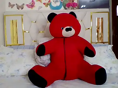 Pretty vw online show from February 12, 2025, 3:16 pm