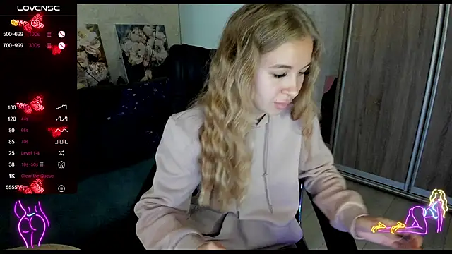  NigoNika online show from October 13, 2025, 10:48 am