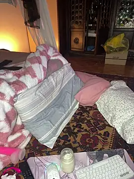 Snapshot of giuli_zerozero chatting on October 8, 2025, 8:39 pm giuli zerozero online show from October 8, 2025, 8:39 pm