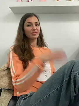 Snapshot of Lanaa19 chatting on March 19, 2025, 9:28 am Lanaa19 online show from March 19, 2025, 9:28 am