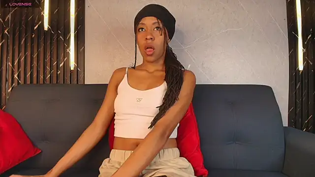 Kloe Suarez  online show from January 27, 2025, 11:54 pm