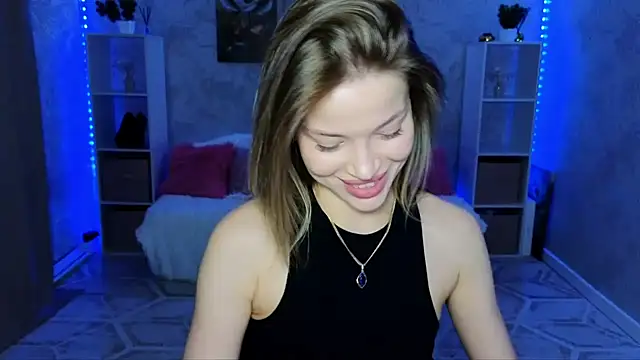 EmmyMills online show from August 5, 2026, 9:06 pm