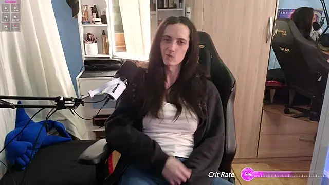 MemiKouki online show from February 18, 2025, 7:19 pm