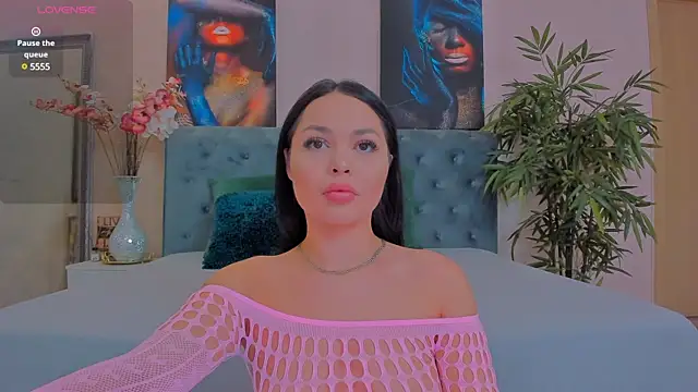 MichelleReys online show from January 22, 2025, 9:32 pm