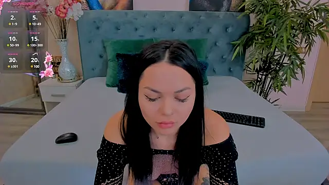 MichelleReys online show from February 13, 2025, 12:24 am