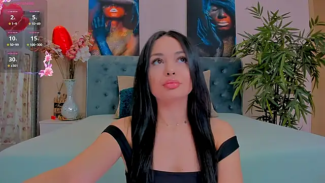 MichelleReys online show from March 17, 2025, 7:58 pm