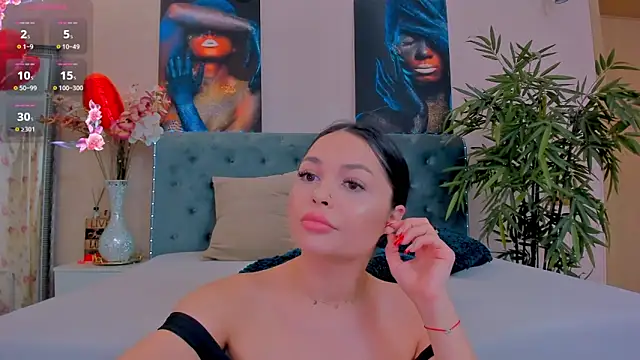 MichelleReys online show from March 23, 2025, 6:16 am