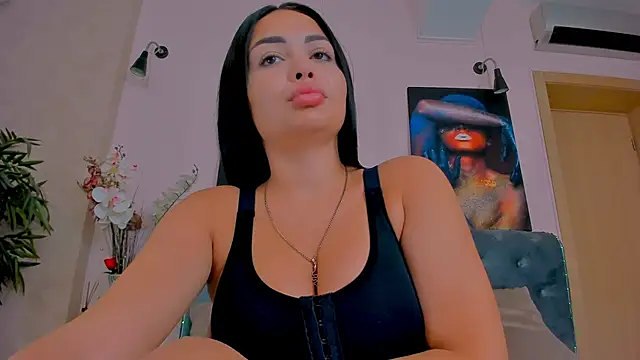 MichelleReys online show from September 14, 2025, 5:12 pm