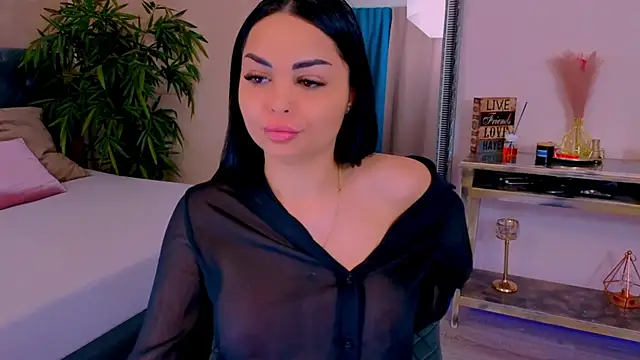 MichelleReys online show from November 22, 2025, 8:52 pm