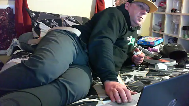 Mic Oxinner online show from November 3, 2025, 10:49 am