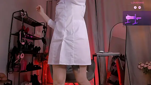 AnnaTrueno online show from April 12, 2026, 6:35 pm