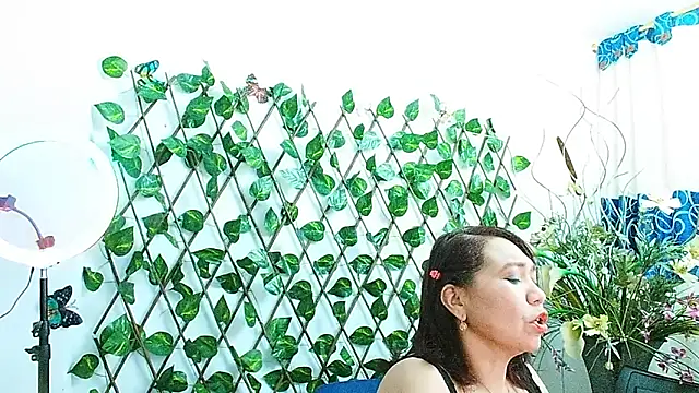 dannamomcerrat online show from September 28, 2025, 8:47 pm