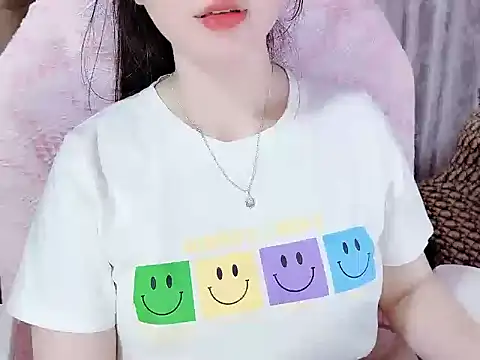 Snapshot of _Lygn__ chatting on September 12, 2025, 2:17 pm Lygn online show from September 12, 2025, 2:17 pm