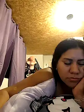 Snapshot of KasiaVenus_ chatting on December 8, 2024, 3:32 am KasiaVenus online show from December 8, 2024, 3:32 am
