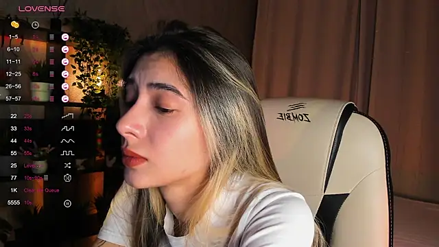 DarlaLike online show from October 3, 2025, 4:09 am