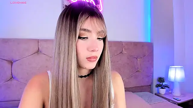 Snapshot of lunar_leen chatting on February 2, 2025, 12:24 pm lunar leen online show from February 2, 2025, 12:24 pm