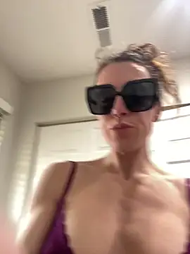 mrs  unknown online show from March 25, 2026, 3:07 pm