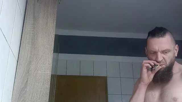 donhulio482 online show from November 6, 2025, 2:40 pm