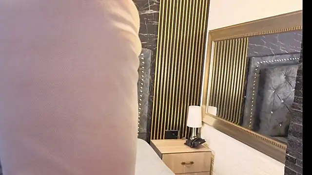 charlotte  G online show from January 7, 2026, 10:40 am