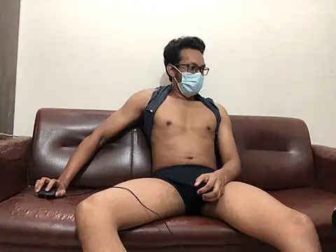 Zeuhorny online show from October 7, 2025, 4:37 pm