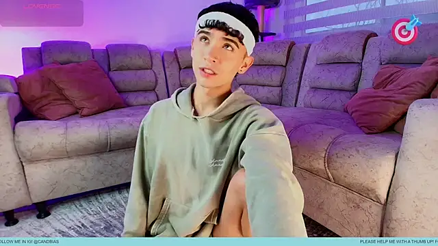 Snapshot of Niico_Cruz chatting on October 27, 2025, 10:25 pm Niico Cruz online show from October 27, 2025, 10:25 pm