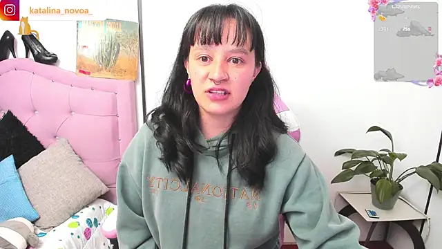 Katalina novoa online show from May 26, 2026, 2:07 am