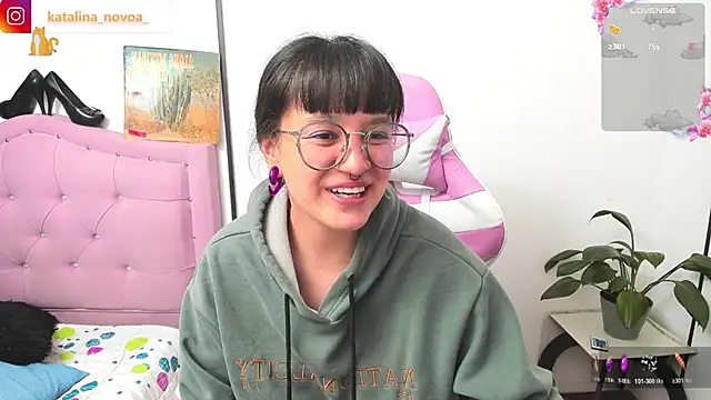 Katalina novoa online show from May 28, 2026, 1:47 am