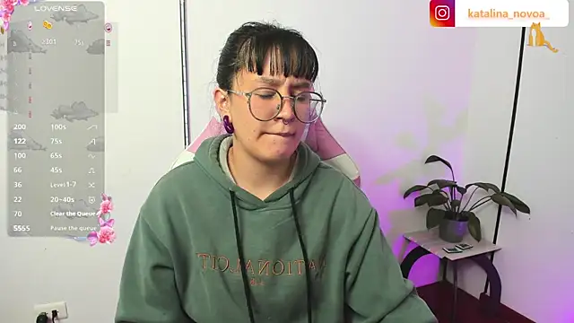 Katalina novoa online show from July 2, 2026, 2:33 am