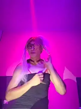 kandyloves online show from April 4, 2026, 8:45 am