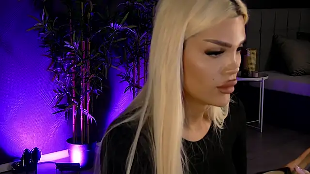 shayblonde online show from February 17, 2025, 11:55 am