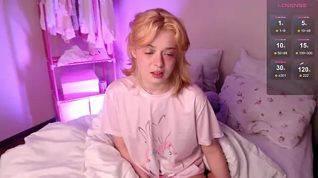 KatieMelone online show from November 11, 2025, 1:49 am