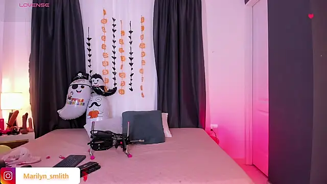 Snapshot of MarilynSmIith chatting on October 13, 2025, 11:43 am MarilynSmIith online show from October 13, 2025, 11:43 am