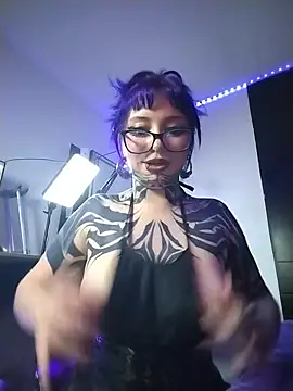 annie berry online show from May 22, 2026, 5:14 am